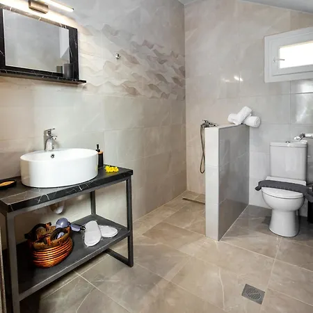 Adk Maison * Skála Marión