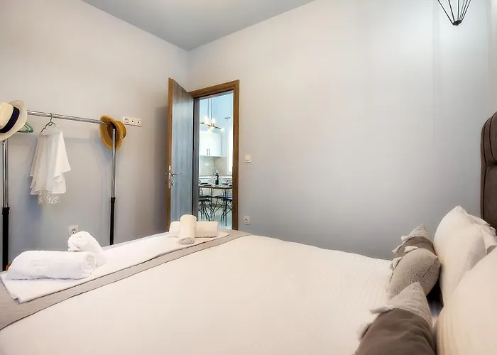 Adk Maison Скала-Марион