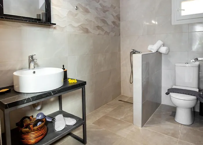 Adk Maison * Скала-Марион