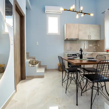 Adk Maison فيلة Skála Marión