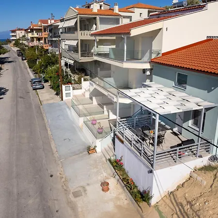 فيلة Adk Maison Skála Marión